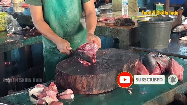 Fish Cutting Skill | Fast cutting of fresh tuna using a very sharp knife