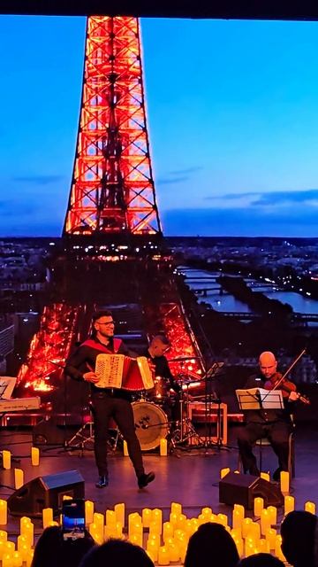 "Свидание в Париже при 1000 свечей" с участием камерного оркестра HighTime Orchestra, концерт в