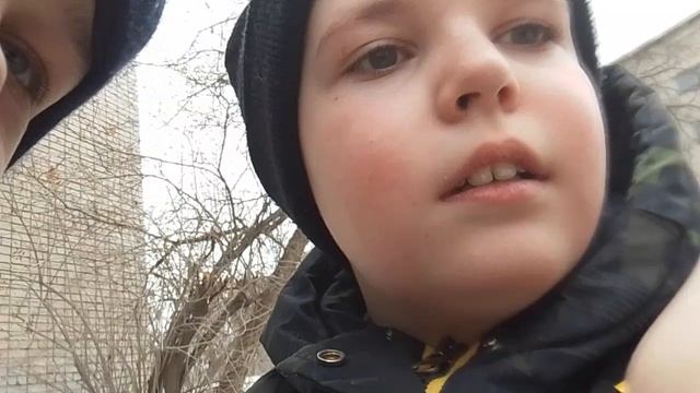 видео с другом Артёмом 😃😀