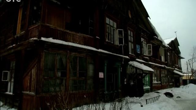 Новосибирские пожарные спасли восемь человек из горящего дома