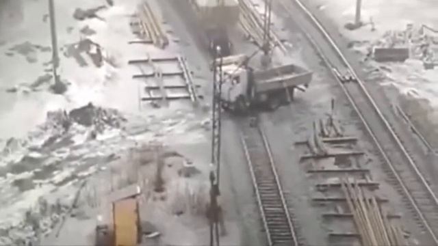 Попал под поезд
