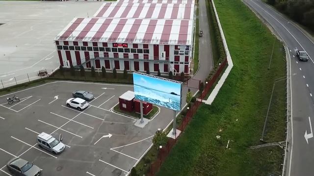 Уличный двусторонний светодиодный экран: 8000х4480 Р10