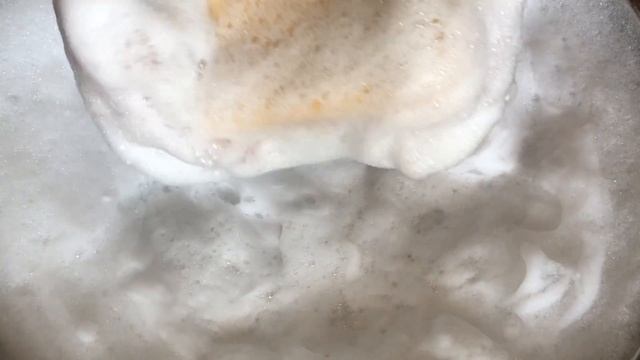 ASMR~Fabuloso Fresco Amanecer & Lavender Scent (Oddly Satisfying Squeezes & Suds)