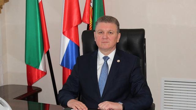 Алмаз Ахметшин  поздравляет жительниц Нурлата с наступающим Международным женским днём