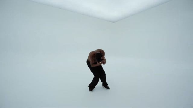 A white-cube dance project expressing the depths of grief