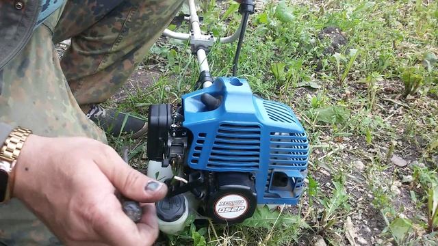 Простая настройка карбюратора бензотриммера за одну минуту.