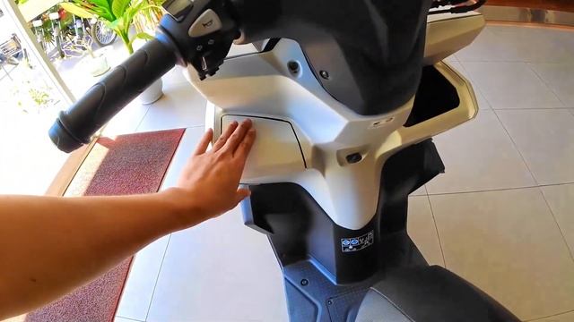 2024 HONDA CLICK 160 Matte White Ang Ganda Talaga Ng Design ng Scooter na to Parang Robot Ang Mukha