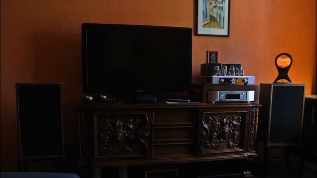 Demonstration of speaker systems RCA SPK-350 & TubeAmp ToneWin MC-100B (female vocals)