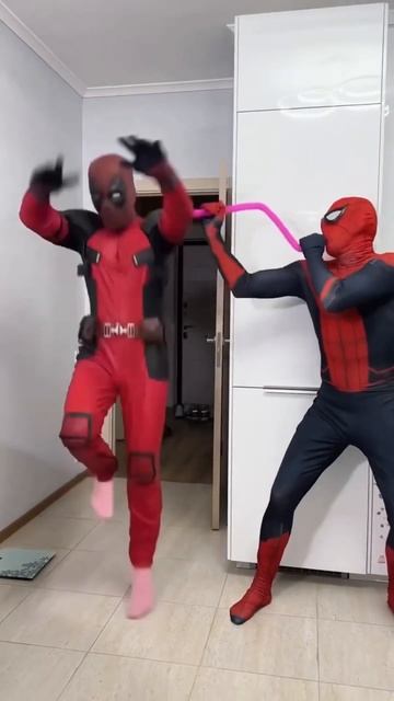 Spiderman scared Deadpool#funny