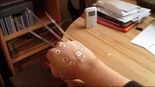 Wolverine claws using blender tracking