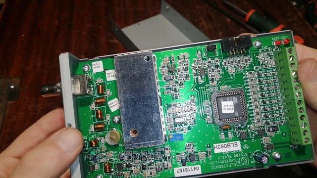 Передатчик ATS100 Alarm Transmitter. Что внутри этой штуки.