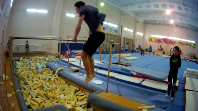 ( Б У М ) Падение с турника.