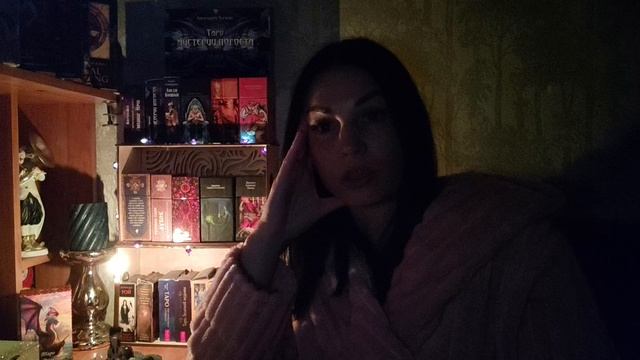 📌ЧЕМ ВЫ ЕЁ ОБРАДОВАЛИ 📌 ОНА ТАНЦУЕТ ОТ СЧАСТЬЯ #таро для мужчин