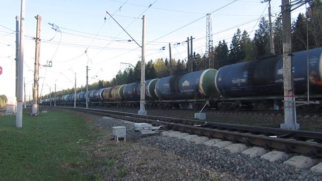 2ТЭ116-1685 "БалтТрансСервис" с наливным поездом, ВЛ10У-142\ 545 Бекасово-Сортировочное 28.04.2019