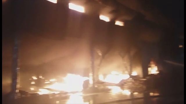 В Южном горит завод: существует серьезный риск (Видео)