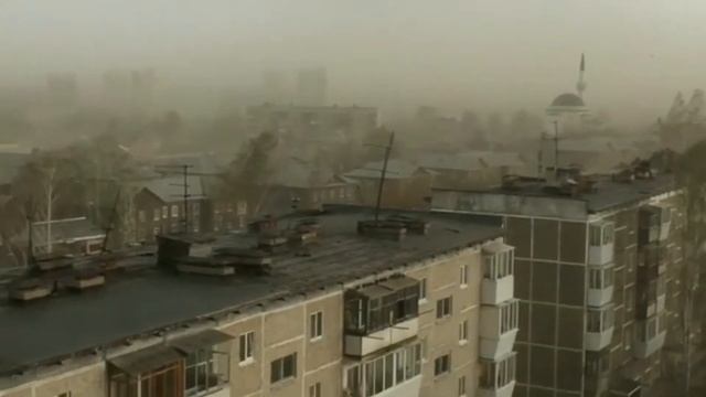 Штормовой ветер и гроза в Свердловской области