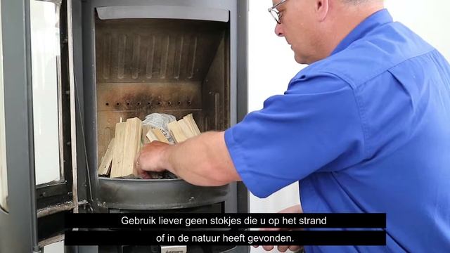 Zo steekt u een houtkachel aan
