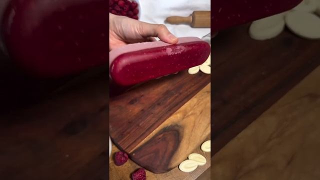 Bûche de noel chocolat blanc framboises - White chocolate and raspberry Christmas log ♥️