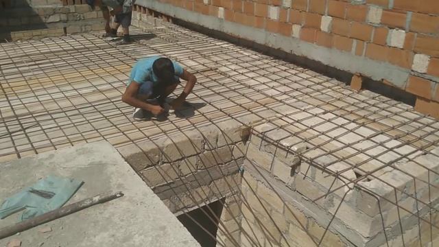 beton ve manalid tokme isleri armatur karkaz baglama ve armatur setka toxunus ve bu isi nece gormel
