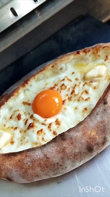 Хачапури по -аджарски.