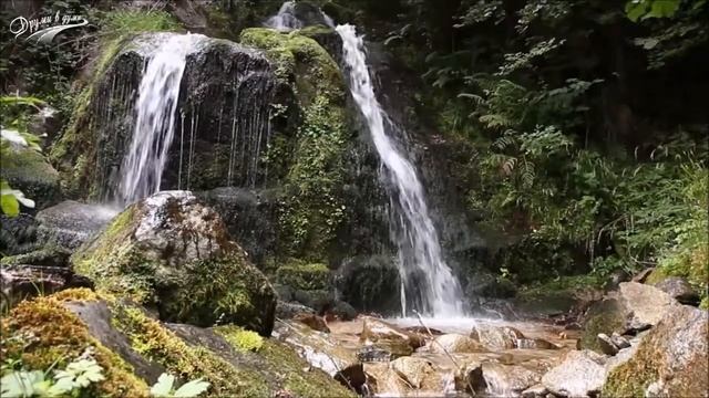 Красив водопад в местността Свети Никола край Добринище
