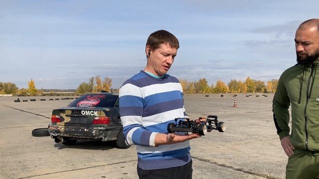 Основы дрифта объясняем на уменьшенной RC модели дрифтовой машины (масштаб 1:10)