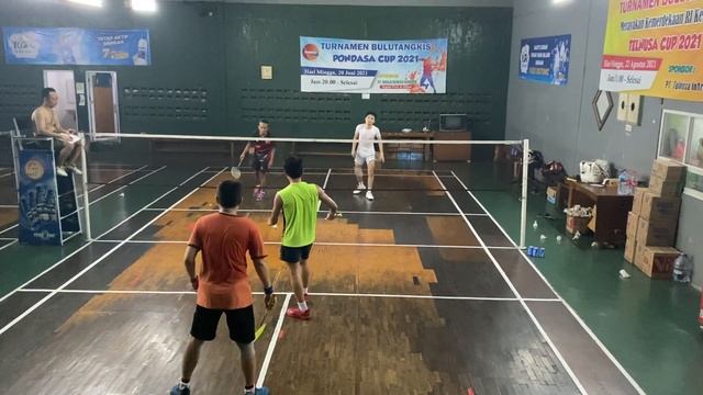 [FUN BADMINTON] Ivan/Angga vs Roni/Abiyyu  (GOR PB KELLY) Set 2