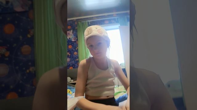 Открываю подарок от родителей