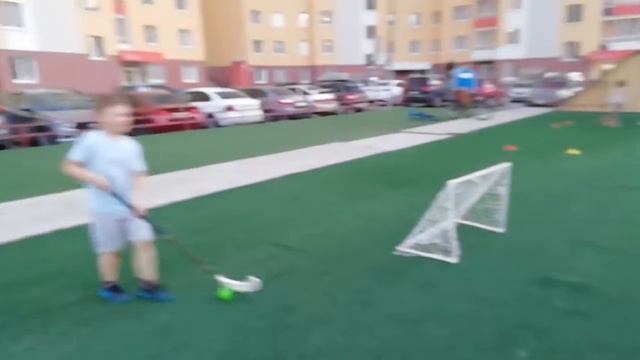 Дворовый флорбол