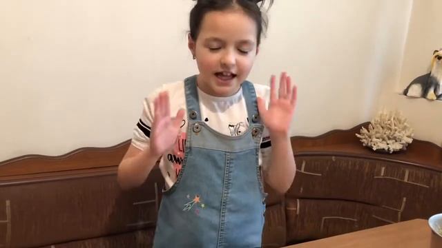 Вкусный клубничный🍓 торт🍰