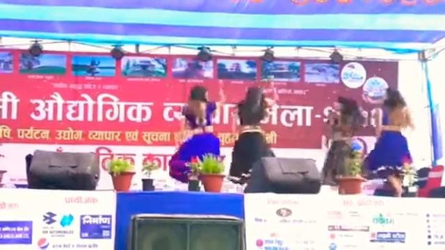 Super hit Bhojpuri song stage show group dance
