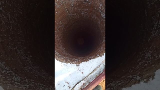 копка колодца в зимние время электрической поворотной установкой