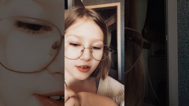 девчонки с праздником весны с 8 мартом