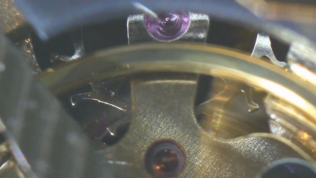 Escape wheel and pallet in a Shanghai 2L27 (with sound)