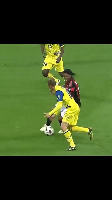 Ronaldinho Milan Skills