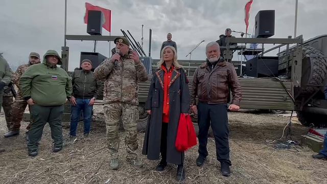 Только объединившись мы можем устоять передать натиском мирового безумия.