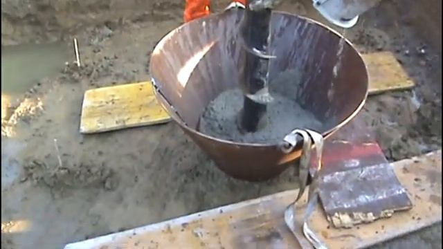 www.geopali.ch - Screw pile beton - micropalo avvitato con aggiunta di Calcestruzzo