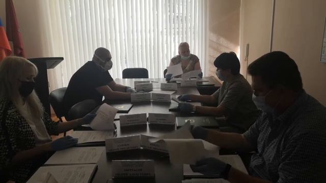 Муниципальные депутаты согласовали работы по восстановлению остекления в домах на Кантемировской ул