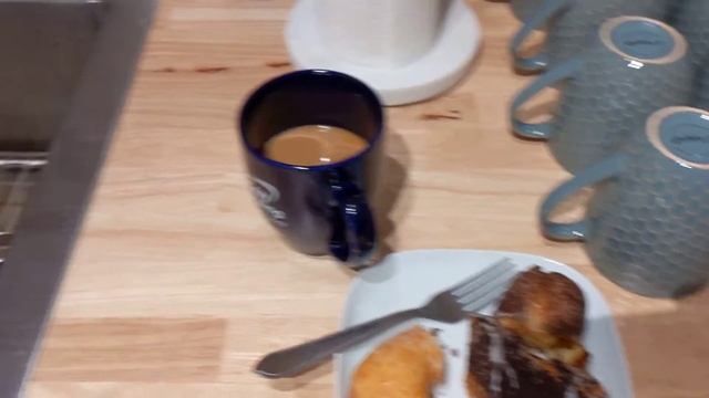 Халявные донатсы в офисе на завтрак ☕🍩🫖