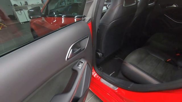 Mercedes Benz CLA красная бомба