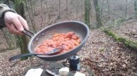 ✔ CAMPCOOKING: Arthurs Bushcraft Pfanne mit Corned Beef, Heinz 5 Beanz und Reis