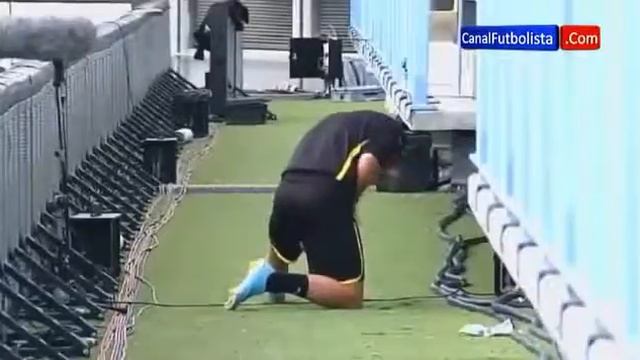 Mario Götze "сходил в туалет" прямо на тренировке