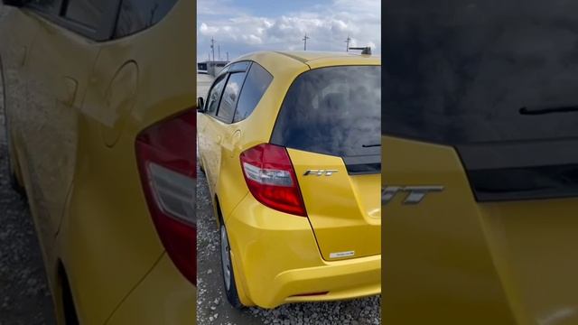 HONDA FIT прибыл на стоянку Японии красивого весеннего цвета 🟡.mp4