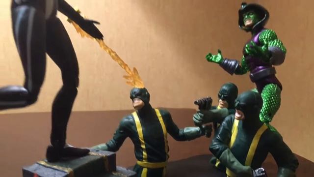 Spider Woman vs Hydra