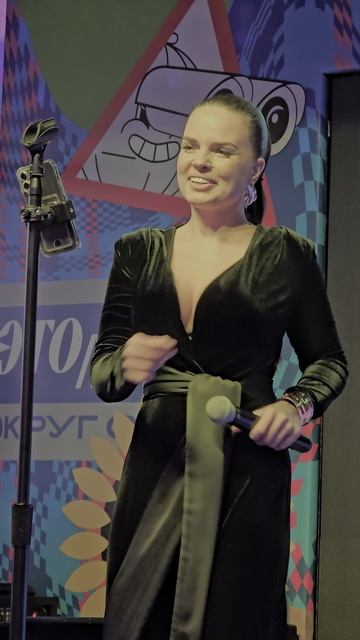 Певица на Никольской Вокруг Света