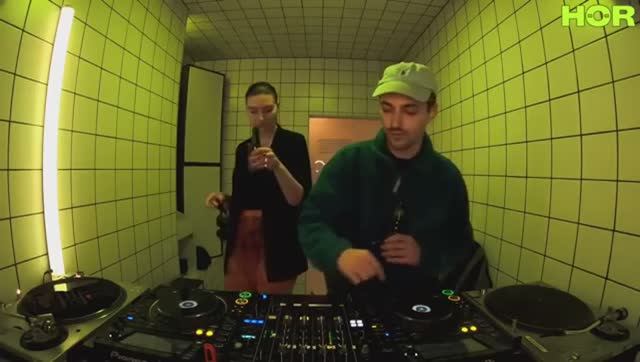 Cyan85 & MELL G