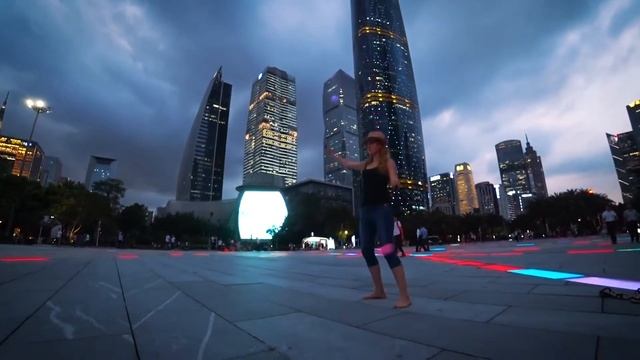 Fire show artist. Daria Parkhomenko. /Guangzhou, China/