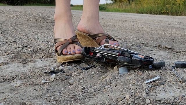 Amy crushes 1:18 scale Mercedes in heels #asmrcrush #asmrsounds