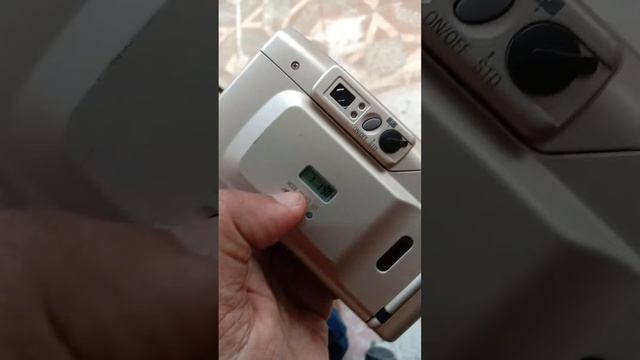 Vivitar PZ 3140 Quartz Date Point & Shoot 35MM Zoom Camera