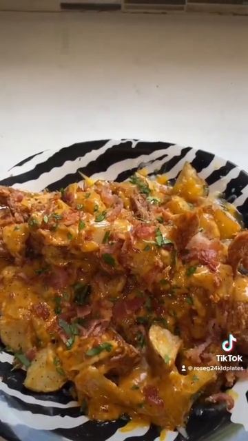 Cheesy Cajun fried shrimp bacon potatoes 🔥